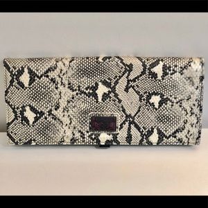 Kenneth Cole Reaction Printed Clutch